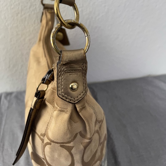 Coach Hobo - Picture 4 of 7